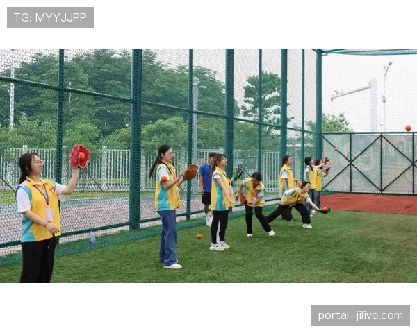 十五运会垒球项目观众热情有序，助力运动员发挥